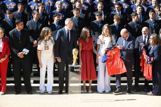 The Royal Family holds an audience with the Spanish National Soccer Team, winner of the 2026 FIFA World Cup. Their Majesties King Felipe VI and Queen Letizia, Princess Leonor and Infanta Sofía, along with the Spanish National Soccer Team after it was crowned winner of the FIFA World Cup against Argentina on July 20, 2026, in Madrid, Spain. The King and Queen, along with their two daughters, host the Spanish National Soccer Team at the Zarzuela Palace after the team’s victory the previous day in New York against the Argentine National Team. This event marks the start of a series of official and public celebrations, culminating with La Roja in the Plaza de Cibeles presenting the title to the fans. SOCCER PEOPLE WORLD CUP José Spain  Copyright: xJosÃ xOlivax 7677887