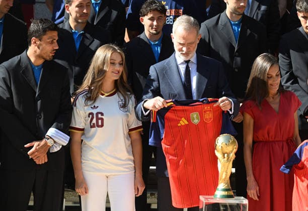 The Royal Family holds an audience with the Spanish National Soccer Team, winner of the 2026 FIFA World Cup. Their Majesties King Felipe VI and Queen Letizia, Princess Leonor and Infanta Sofía, along with the Spanish National Soccer Team after it was crowned winner of the FIFA World Cup against Argentina on July 20, 2026, in Madrid, Spain. The King and Queen, along with their two daughters, host the Spanish National Soccer Team at the Zarzuela Palace after the team’s victory over Argentina the previous day in New York. This event marks the start of a series of official and public celebrations, culminating with La Roja in the Plaza de Cibeles presenting the title to the fans. SOCCER PEOPLE WORLD CUP José Spain  Copyright: xJosÃ xOlivax 7677889