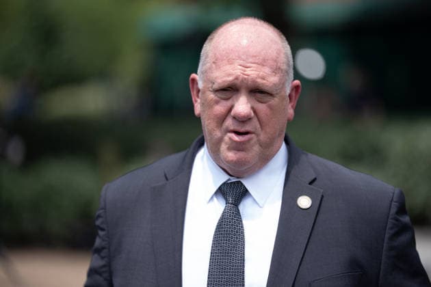 Tom Homan Speaks To Press - Washington Tom Homan, White House border czar, speaks to members of the media outside the White House in Washington, DC, US, on Monday, July 20, 2026. The Department of Homeland Security last week ordered immigration agents to temporarily halt most vehicle stops during deportation operations, according to a department official, after a fatal shooting of a man in Maine reignited concerns about the agency s tactics. Photo by Aaron Schwartz Pool ABACAPRESS.COM Washington District of Columbia  Copyright: xPool ABACAx