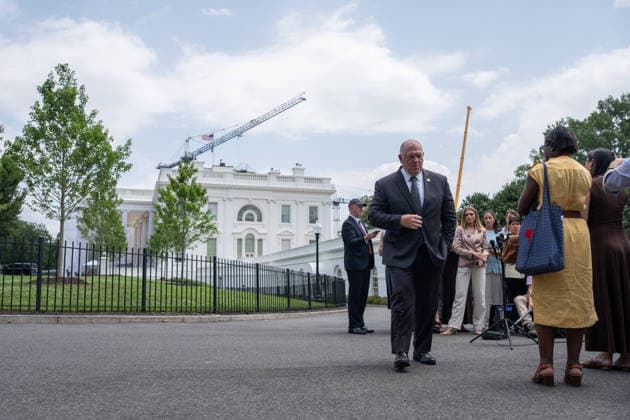 Tom Homan Speaks To Press - Washington Tom Homan, White House border czar, departs after speaking to members of the media outside the White House in Washington, DC, US, on Monday, July 20, 2026. The Department of Homeland Security last week ordered immigration agents to temporarily halt most vehicle stops during deportation operations, according to a department official, after a fatal shooting of a man in Maine reignited concerns about the agency s tactics. Photo by Aaron Schwartz Pool ABACAPRESS.COM Washington District of Columbia  Copyright: xPool ABACAx