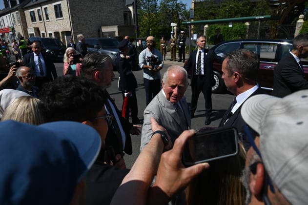 King Charles III visits Cambridge Central Mosque CAMBRIDGE, UNITED KINGDOM - JULY 20: King Charles III visits the Cambridge Central Mosque, Europe s first eco-friendly mosque, and meets with representatives of the Muslim community in Cambridge, United Kingdom, on July 20, 2026. Rasid Necati Aslim Anadolu Cambridge United Kingdom. Editorial use only. Please get in touch for any other usage.  Copyright: x2026xAnadoluxRasidxNecatixAslimx