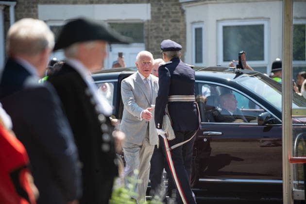 King Charles III visits Cambridge Central Mosque CAMBRIDGE, UNITED KINGDOM - JULY 20: King Charles III visits the Cambridge Central Mosque, Europe s first eco-friendly mosque, and meets with representatives of the Muslim community in Cambridge, United Kingdom, on July 20, 2026. Rooful Ali Anadolu Cambridge United Kingdom. Editorial use only. Please get in touch for any other usage.  Copyright: x2026xAnadoluxRoofulxAlix