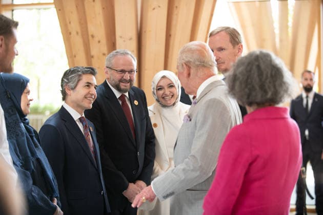 King Charles III visits Cambridge Central Mosque CAMBRIDGE, UNITED KINGDOM - JULY 20: King Charles III visits the Cambridge Central Mosque, Europe s first eco-friendly mosque, and meets with representatives of the Muslim community in Cambridge, United Kingdom, on July 20, 2026. Rooful Ali Anadolu Cambridge United Kingdom. Editorial use only. Please get in touch for any other usage.  Copyright: x2026xAnadoluxRoofulxAlix