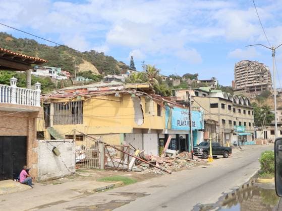 Displaced families remain in temporary shelters in La Guaira LA GUAIRA, VENEZUELA JULY 20, 2026: Temporary shelters are seen housing families displaced by the recent earthquakes in La Guaira, Venezuela. Many residents whose homes were destroyed remain in tents as humanitarian assistance, debris removal and reconstruction efforts continue. Recent rainfall has further complicated conditions in the temporary camps. La Guaira Venezuela (Bolivarian Republic of) Copyright: x xMarioxFloresx xJNAxPressx