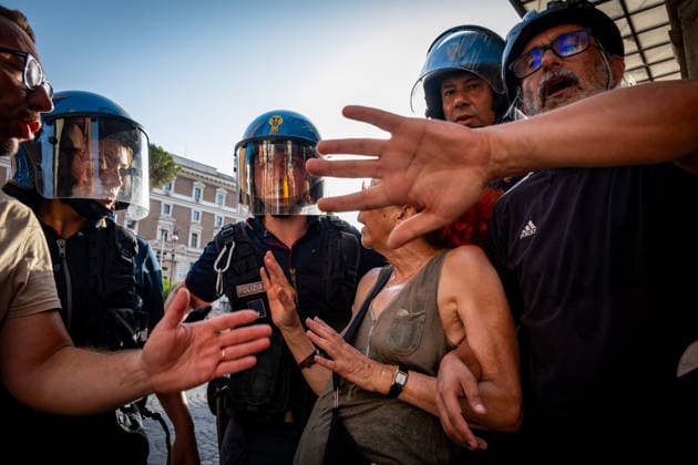 July 20, 2026, Rome, Rm, Italy: Hundreds gathered in front of the Interior Ministry to protest the death of Abderrahim Fakir during his arrest by two police officers. Some participants offer non-violent resistance as they are removed by the police. Rome Italy - ZUMAg256 20260720_znp_g256_012 Copyright: xMarcoxDixGianvitox