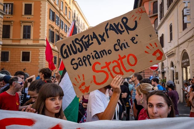July 20, 2026, Rome, Rm, Italy: Hundreds gathered in front of the Interior Ministry to protest the death of Abderrahim Fakir during his arrest by two police officers. Justice for Fakir, we know who did it reads the sign. Rome Italy - ZUMAg256 20260720_znp_g256_014 Copyright: xMarcoxDixGianvitox