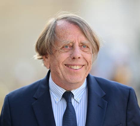 Emmanuel Macron - Brice Oligui Nguema meeting in Paris PARIS, FRANCE - JULY 20: Claude Le Roy, Former French football manager, arrives for a State dinner on the sidelines of the State Visit of Gabon s President at the Elysee Palace in Paris, France on July 20, 2026. Mustafa Yalcin Anadolu Paris France. Editorial use only. Please get in touch for any other usage.  Copyright: x2026xAnadoluxMustafaxYalcinx
