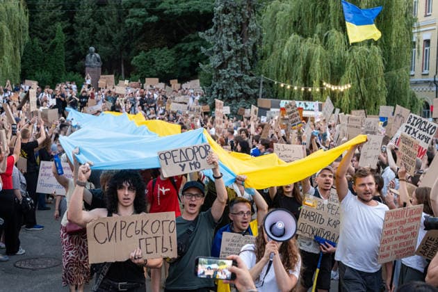Ukrainians protest against the dismissal of Defense Minister Fedorov in Kyiv KYIV, UKRAINE - JULY 20: People attend a rally to protest the dismissal of defense minister of Ukraine Mykhailo Fedorov after being at post for 6 months in Kyiv, Ukraine, on July 20, 2026. Protesters also demand the dismissal of Commander-in-Chief of the Afrmed Forces of Ukraine Oleksandr Syrskyi and the reform of the Ukrainian army. Danylo Antoniuk Anadolu Kyiv Ukraine. Editorial use only. Please get in touch for any other usage.  Copyright: x2026xAnadoluxDanyloxAntoniukx