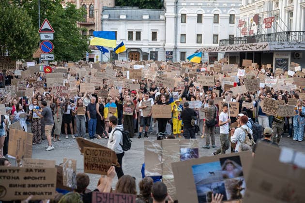 Ukrainians protest against the dismissal of Defense Minister Fedorov in Kyiv KYIV, UKRAINE - JULY 20: People attend a rally to protest the dismissal of defense minister of Ukraine Mykhailo Fedorov after being at post for 6 months in Kyiv, Ukraine, on July 20, 2026. Protesters also demand the dismissal of Commander-in-Chief of the Afrmed Forces of Ukraine Oleksandr Syrskyi and the reform of the Ukrainian army. Danylo Antoniuk Anadolu Kyiv Ukraine. Editorial use only. Please get in touch for any other usage.  Copyright: x2026xAnadoluxDanyloxAntoniukx