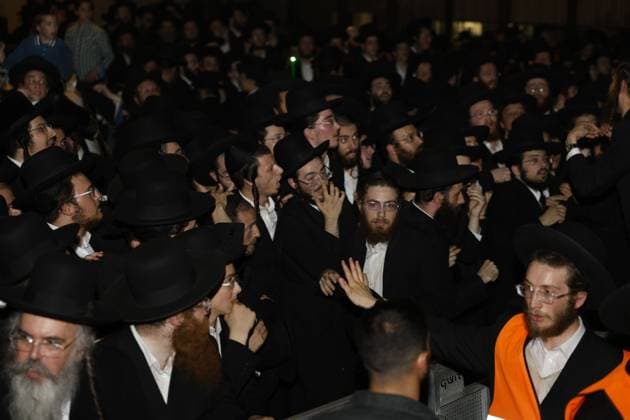 Ultra-Orthodox protesters demonstrate over arrest of alleged draft evader in Israel CFAR YONA, ISRAEL JULY 20, 2026: Ultra-Orthodox Jewish demonstrators, including members of the Gur Hasidic community, gather outside Military Prison 10 to protest the arrest of a Haredi man accused of evading compulsory military service. Organisers estimated that more than 20,000 people took part in the demonstration, which escalated into clashes and created hazardous conditions for journalists covering the event. Cfar Yona Israel Copyright: x xHilelxbenxorx xJNAxPressx