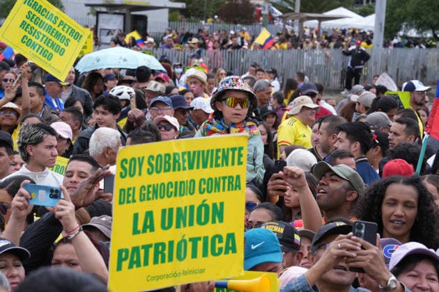 Colombia s Independence Day Parade in Bogota BOGOTA, COLOMBIA - JULY 20: A view of a crowd as Colombian President Gustavo Petro attends the Independence Day military parade in Bogota, Colombia, on July 20, 2026. Petro said the ceremony would mark his final public appearance before leaving office. During the event, a crowd breached the first security perimeter and surged toward the main stage, while a group of demonstrators surrounded and verbally harassed members of the press. Several people climbed onto the platform designated for journalists, prompting reporters from multiple media outlets to report insufficient crowd-control measures and to leave the area under escort by the Colombian National Police. Juancho Torres Anadolu Bogota Colo  Copyright: x2026xAnadoluxJuanchoxTorresx