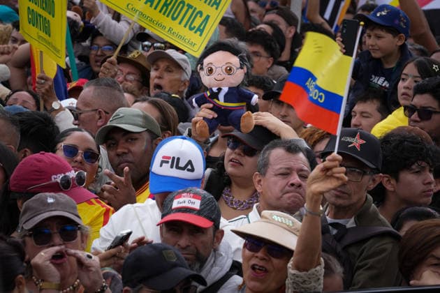 Colombia s Independence Day Parade in Bogota BOGOTA, COLOMBIA - JULY 20: A view of a crowd as Colombian President Gustavo Petro attends the Independence Day military parade in Bogota, Colombia, on July 20, 2026. Petro said the ceremony would mark his final public appearance before leaving office. During the event, a crowd breached the first security perimeter and surged toward the main stage, while a group of demonstrators surrounded and verbally harassed members of the press. Several people climbed onto the platform designated for journalists, prompting reporters from multiple media outlets to report insufficient crowd-control measures and to leave the area under escort by the Colombian National Police. Juancho Torres Anadolu Bogota Colo  Copyright: x2026xAnadoluxJuanchoxTorresx