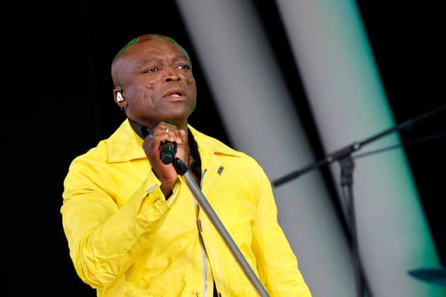 Entertainment Bilder des Tages #2 Sänger Seal bei seinem Auftritt im Kölner Tanzbrunnen im Rahmen der Tour SEAL Celebrating 30+ years of the classic albums I & II . Köln, 20.07.2026 NRW Deutschland *** Singer Seal during his performance at the Tanzbrunnen in Cologne as part of the SEAL Celebrating 30 Years of the Classic Albums I & II tour. Cologne, July 20, 2026, North Rhine-Westphalia, Germany Copyright: xChristophxHardtx