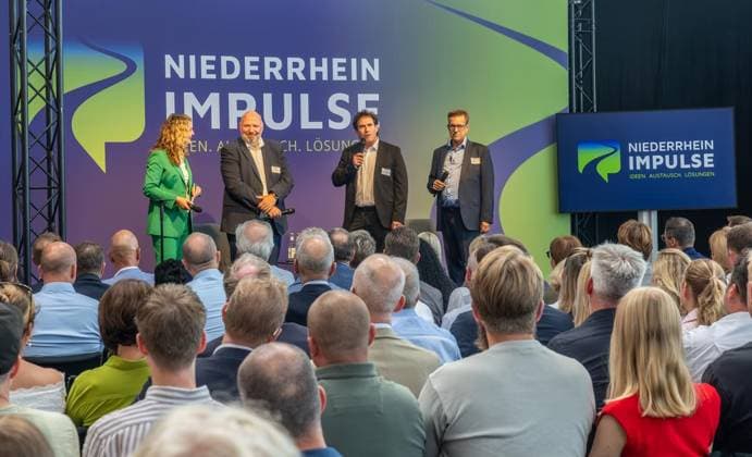 Premierenveranstaltung Niederrhein Impulse ** NUR FÜR REDAKTIONELLE ZWECKE ** EDITORIAL USE ONLY **<p>Auf der Premierenveranstaltung von Niederrhein Impulse am Montag, den 20.07.2026 trifft WDR-Moderatorin Susanne Wieseler auf Herbert Reul. Deutschland NRW Wesel Copyright: ErwinxPottgiesser *** Niederrhein Impulse Premiere Event ** FOR EDITORIAL USE ONLY ** EDITORIAL USE ONLY ** p At the premiere event for Niederrhein Impulse on Monday, July 20, 2026, WDR host Susanne Wieseler meets Herbert Reul, Germany, NRW, Wesel. Copyright ErwinxPottgiesser Copyright: ErwinxPottgiesser doc86sz8jt628m1m3d79bcn ,EDITORIAL USE ONLY