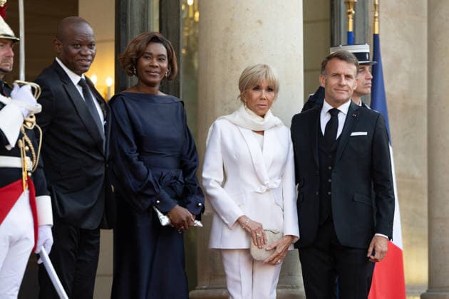 State diner at the Elysee for the State Visit of Gabon President - Paris Gabon s President Brice Oligui Nguema and his wife Zita Oligui Nguema are welcomed by France s President Emmanuel Macron and his wife Brigitte Macron before a State diner at the Elysee Palace in Paris on July 20, 2026. Photo by Raphael Lafargue ABACAPRESS.COM Paris France  Copyright: xLafarguexRaphael ABACAx
