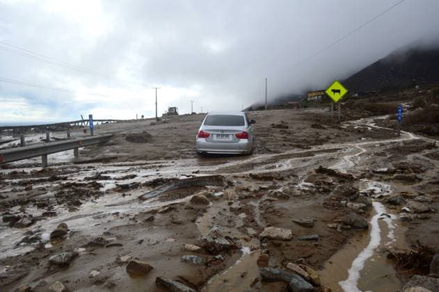 La Serena, July 20, 2026 A mudslide and rockfall cut Chile in two at km 499 of Route 5 North. The Algarrobo Highway concessionaire is using heavy machinery to reopen at least one lane. Alejandro Pizarro Aton Chile, CHILE Aton 1174288  Copyright: AlejandroxPizarro AtonxChile