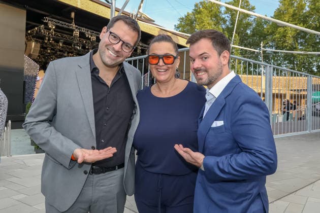 20.07.2026, Kulturzentrum Güssing BGLD, Finale des burgenländischen Kabarettpreises 2026 beim Kultur Sommer Güssing, Vier Kandidaten treten an um das Preisgeld zu gewinnen im Bild: Florian Roehlich u. David Krammer -Flo & Wisch, Barbara Karlich, Finale des burgenländischen Kabarettpreises 2026 beim Kultur Sommer Güssing *** July 20, 2026, Güssing Cultural Center, Burgenland, Final round of the 2026 Burgenland Cabaret Award at the Güssing Summer Festival; four candidates are competing for the prize money. Pictured: Florian Roehlich, David Krammer, and Flo Wisch, Barbara Karlich, the finals of the 2026 Burgenland Cabaret Award at the Güssing Summer of Culture