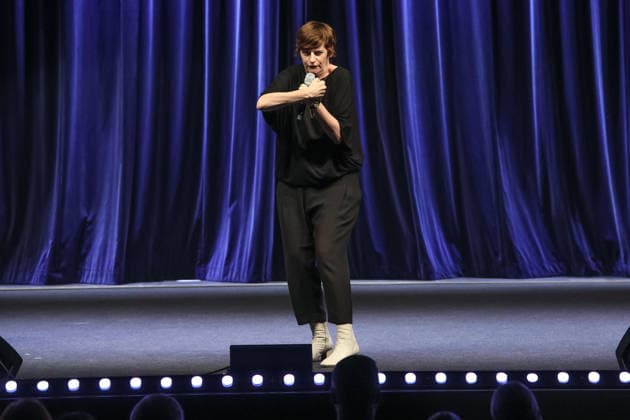 20.07.2026, Kulturzentrum Güssing BGLD, Finale des burgenländischen Kabarettpreises 2026 beim Kultur Sommer Güssing, Vier Kandidaten treten an um das Preisgeld zu gewinnen im Bild: -live a d Bühne, Michaela Obertscheider, Finale des burgenländischen Kabarettpreises 2026 beim Kultur Sommer Güssing *** July 20, 2026, Güssing Cultural Center, Burgenland, the finals of the 2026 Burgenland Cabaret Award at the Güssing Summer Culture Festival; four candidates compete for the prize money, pictured live on stage, Michaela Obertscheider, Final of the 2026 Burgenland Cabaret Award at the Güssing Summer Culture Festival