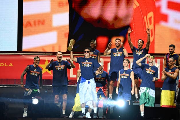 The Spanish National Soccer Team Celebrates the World Cup with a Huge Party at Cibeles The national team players during the World Cup celebration at Cibeles on July 20, 2026, in Madrid, Spain. The Spanish national soccer team celebrated its second World Cup title in Madrid in front of two million fans, who braved the heat to celebrate the latest success of Luis de la Fuente’s team at a closing celebration in Plaza de Cibeles that put the finishing touch on 24 unforgettable hours. JULY 21, 2026, Madrid, Spain  Copyright: xOscarxOrtizx 7678447