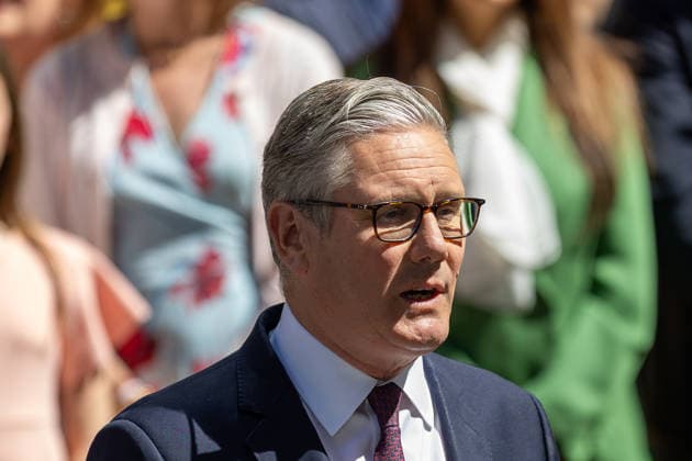 Keir Starmer departs as outgoing UK Prime Minister, Downing Street, London, Sir Keir Starmer to give his departing speech, in front of the media, as outgoing Prime Minister, Downing Street, London London United Kingdom Copyright: xPhilxLewisx xSOPAxImagesx KeirStarmerSpeech-5916