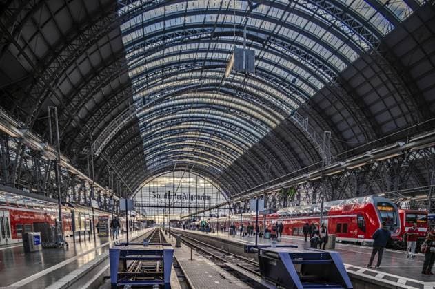 Frankfurt Hauptbahnhof Interior With Arched Glass Roof Frankfurt Central Station Interior With Arched Glass Roof Copyright: imageBROKER AlexxGrichenko ibliqx18478607.jpg