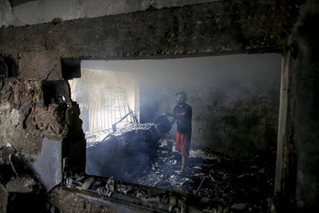 Palestinian mother and her 4 children killed after an Israeli attack in Gaza GAZA, PALESTINE - JULY 21 : Palestinians gather to inspect the damage after an Israeli attack targeted a house belonging to the al-Masri family, killing a mother, her 3 daughters, and a son on al-Selasin Street, Gaza, Palestine on July 21, 2026. Saeed M. M. T. Jaras Anadolu Gaza City Gaza. Editorial use only. Please get in touch for any other usage.  Copyright: x2026xAnadoluxSaeedxM.xM.xT.xJarasx