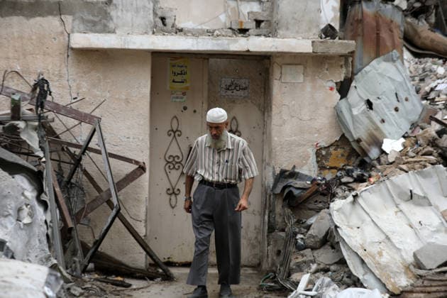 Palestinians inspect site of deadly strike on family home in Gaza City Palestinians inspect the site of an Israeli airstrike that targeted a house belonging to the al-Masri family on al-Thalathini Street in Gaza City, on July 21, 2026. Medical sources said the strike killed Firas al-Masri, his wife, and their four children. Photo by Bilal Osama apaimages Gaza city Gaza Strip Palestinian Territory 210726_Gaza_BO_00(35) Copyright: xapaimagesxBilalxOsamax xapaimagesx