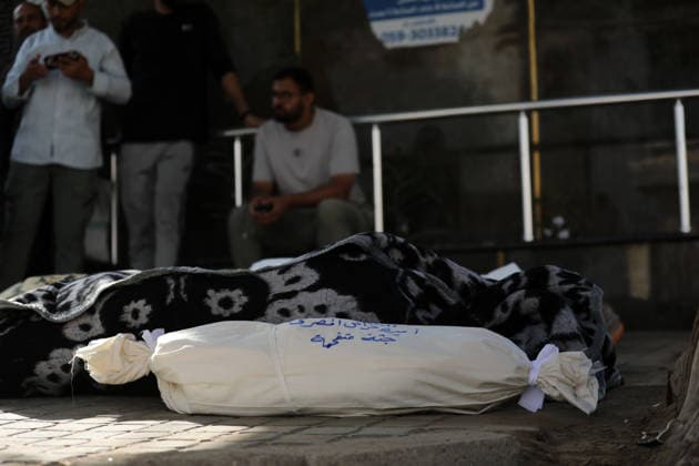 Mourners bid farewell to six members of al-Masri family Mourners bid farewell to the bodies of Firas al-Masri, his wife, and their four children after they were killed in an Israeli airstrike that targeted a house belonging to the al-Masri family on al-Thalathini Street in Gaza City, on July 21, 2026. Photo by Bilal Osama apaimages Gaza city Gaza Strip Palestinian Territory 210726_Gaza_BO_01(12) Copyright: xapaimagesxBilalxOsamax xapaimagesx