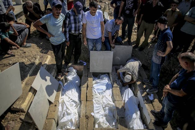 Funeral process for six Palestinians died in Israeli attack in Gaza GAZA CITY, GAZA, PALESTINE - JULY 21: Bodies of Palestinians, who lost their lives following the Israeli attack on a home belonging to the al-Misri family on al-Selasin Street, are taken from al-Shifa Hospital for funeral process in Gaza City, Gaza, Palestine on July 21, 2026. Saeed M. M. T. Jaras Anadolu Gaza City Gaza. Editorial use only. Please get in touch for any other usage.  Copyright: x2026xAnadoluxSaeedxM.xM.xT.xJarasx