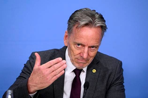 ABB BPK- Holger MUench, Praesident des Bundeskriminalamtes (BKA) bei der Vorstellung des Bundeslagebild Sexualdelikte zum Nachteil von Kindern und Jugendlichen 2025 Bericht auf der BPK Berlin Bundespressekonferenz in Berlin am 21.07.2026 Berlin Deutschland *** ABB Holger Münch, President of the Federal Criminal Police Office (BKA), at the presentation of the 2025 Federal Report on Sexual Offenses Against Children and Adolescents at the BPK Berlin Federal Press Conference in Berlin on July 21, 2026, Berlin, Germany