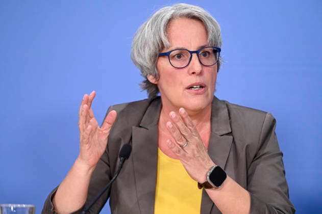 ABB BPK- Kerstin Claus Unabhaengige Bundesbeauftragte gegen sexuellen Missbrauch von Kindern und Jugendlichen (UBSKM) bei der Vorstellung des Bundeslagebild Sexualdelikte zum Nachteil von Kindern und Jugendlichen 2025 Bericht auf der BPK Berlin Bundespressekonferenz in Berlin am 21.07.2026 Berlin Deutschland *** ABB BPK Kerstin Claus, Independent Federal Commissioner Against Sexual Abuse of Children and Adolescents (UBSKM), at the presentation of the 2025 Federal Report on Sexual Offenses Against Children and Adolescents at the BPK Berlin Federal Press Conference in Berlin on July 21, 2026, Berlin, Germany