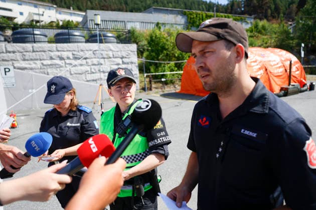 Brann i Drammen Krokstadelva 20260721. Brannvesenet melder om kontroll pa brannen i Krokstadelva. Brannen startet fredag ettermiddag i et rekkehus ved Krokstadelva i Drammen. Foto: Frederik Ringnes NTB Krokstadelva Norge P1dHatHI6Ws EDITORIAL USE ONLY Ref:_BNCP1dHatHI6Ws.jpg *** Fire in Drammen, Krokstadelva, July 21, 2026 The fire department reports that the fire in Krokstadelva is under control. The fire broke out Friday afternoon in a townhouse near Krokstadelva in Drammen. Photo: Frederik Ringnes, NTB, Krokstadelva, Norway, P1dHatHI6Ws EDITORIAL USE ONLY Ref BNCP1dHatHI6Ws jpg  Copyright: xFrederikxRingnesx xNTBx