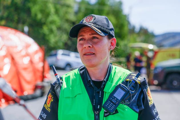 Brann i Drammen Krokstadelva 20260721. Brannvesenet melder om kontroll pa brannen i Krokstadelva. Brannen startet fredag ettermiddag i et rekkehus ved Krokstadelva i Drammen. Foto: Frederik Ringnes NTB Krokstadelva Norge T9mFmx7775s EDITORIAL USE ONLY Ref:_BNCT9mFmx7775s.jpg *** Fire in Drammen, Krokstadelva, July 21, 2026 The fire department reports that the fire in Krokstadelva is under control. The fire broke out Friday afternoon in a townhouse near Krokstadelva in Drammen. Photo: Frederik Ringnes, NTB. Krokstadelva, Norway. T9mFmx7775s EDITORIAL USE ONLY Ref BNCT9mFmx7775s jpg  Copyright: xFrederikxRingnesx xNTBx