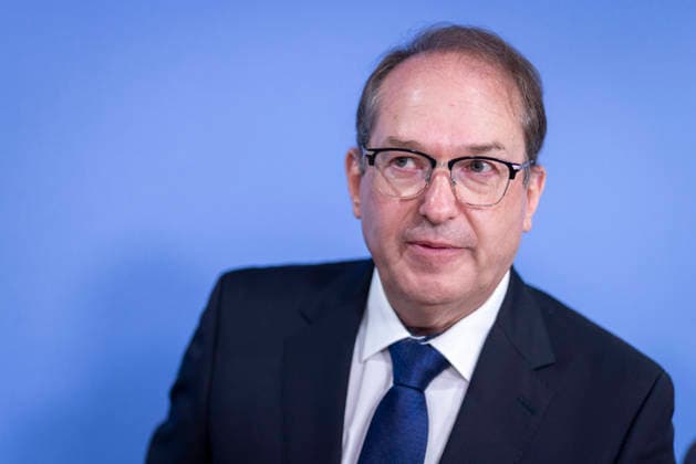 Alexander Dobrindt, Bundesministerium des Innern, aufgenommen im Rahmen einer Bundespressekonferenz zum Bundeslagebild Sexualdelikte zum Nachteil von Kindern und Jugendlichen 2025 in Berlin, 21.07.2026 Berlin Deutschland *** Alexander Dobrindt, Federal Ministry of the Interior, photographed during a federal press conference on the 2025 Federal Report on Sexual Offenses Against Children and Adolescents in Berlin, July 21, 2026, Berlin, Germany Copyright: xYonaxElsnerx