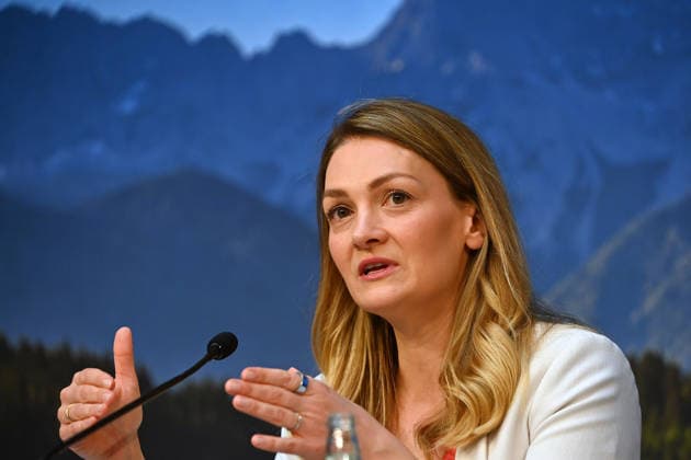 Judith GERLACH (Staatsministerin fuer Gesundheit, Pflege und Praevention), Einzelbild,angeschnittenes Einzelmotiv,Portraet,Portrait,Porträt. Pressekonferenz der Bayerischen Staatsregierung nach Kabinettssitzung am 21.07.2026 im Prinz Carl Palais in Muenchen. *** Judith GERLACH, Minister of State for Health, Care, and Prevention; single image, cropped close-up, portrait; Press conference of the Bavarian State Government following the cabinet meeting on July 21, 2026, at the Prinz Carl Palais in Munich