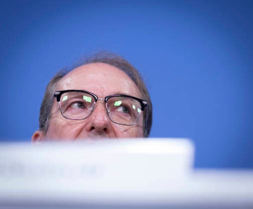 Alexander Dobrindt, Bundesministerium des Innern, aufgenommen im Rahmen einer Bundespressekonferenz zum Bundeslagebild Sexualdelikte zum Nachteil von Kindern und Jugendlichen 2025 in Berlin, 21.07.2026 Berlin Deutschland *** Alexander Dobrindt, Federal Ministry of the Interior, photographed during a federal press conference on the 2025 Federal Report on Sexual Offenses Against Children and Adolescents in Berlin, July 21, 2026, Berlin, Germany Copyright: xYonaxElsnerx