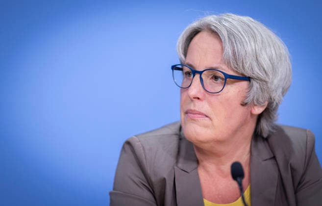 Kerstin Claus, Unabhaengige Bundesbeauftragte gegen sexuellen Missbrauch von Kindern und Jugendlichen (UBSKM), aufgenommen im Rahmen einer Bundespressekonferenz zum Bundeslagebild Sexualdelikte zum Nachteil von Kindern und Jugendlichen 2025 in Berlin, 21.07.2026 Berlin Deutschland *** Kerstin Claus, Independent Federal Commissioner Against Sexual Abuse of Children and Adolescents (UBSKM), photographed during a federal press conference on the 2025 Federal Report on Sexual Offenses Against Children and Adolescents in Berlin, July 21, 2026, Berlin, Germany Copyright: xYonaxElsnerx