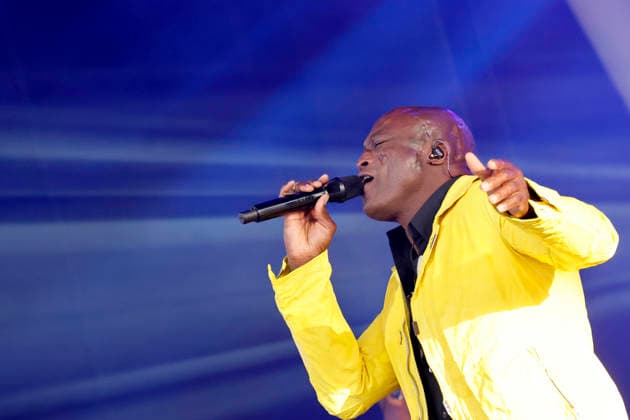 Sänger Seal bei seinem Auftritt im Kölner Tanzbrunnen im Rahmen der Tour SEAL Celebrating 30+ years of the classic albums I & II . Köln, 20.07.2026 NRW Deutschland *** Singer Seal during his performance at the Tanzbrunnen in Cologne as part of the SEAL Celebrating 30 Years of the Classic Albums I & II tour. Cologne, July 20, 2026, North Rhine-Westphalia, Germany Copyright: xChristophxHardtx