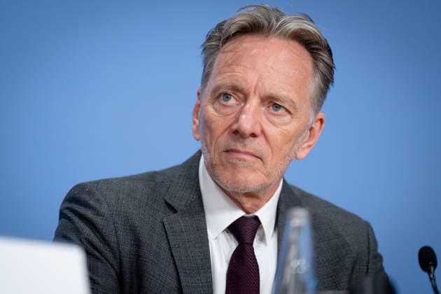 Holger Münch, Präsident, Bundeskriminalamt, BKA Bundeslagebild Sexualdelikte zum Nachteil von Kindern und Jugendlichen 2025 , Berlin, Bundespressekonferenz, Holger Münch, Präsident, Bundeskriminalamt, BKA Berlin Berlin GER *** Holger Münch, President, Federal Criminal Police Office (BKA), BKA National Report on Sexual Offenses Against Children and Adolescents 2025, Berlin, Federal Press Conference, Holger Münch, President, Federal Criminal Police Office (BKA), Berlin, Berlin, GER