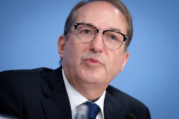 Bundesinnenminister, Alexander Dobrindt Bundeslagebild Sexualdelikte zum Nachteil von Kindern und Jugendlichen 2025 , Berlin, Bundespressekonferenz, Bundesinnenminister, Alexander Dobrindt Berlin Berlin GER *** Federal Minister of the Interior, Alexander Dobrindt; Federal Report on Sexual Offenses Against Children and Adolescents 2025; Berlin; Federal Press Conference; Federal Minister of the Interior, Alexander Dobrindt; Berlin; Berlin; GER