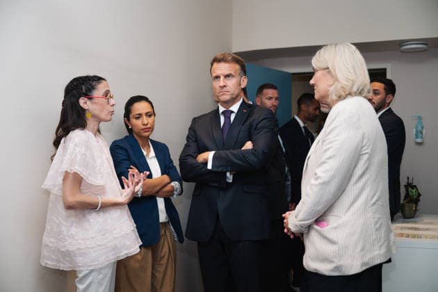 Emmanuel Macron At Asterya Child Support Center - Paris French President Emmanuel Macron visits the Asterya child support center, an innovative program at Necker Hospital dedicated to children under the care of the Assistance sociale à l enfance (ASE), accompanied by Health Minister Stephanie Rist and Childhood Commissioner Sarah El Hairy in Paris, France on July 21, 2026. Photo by Gregoire Campione Pool ABACAPRESS.COM Paris IDF France  Copyright: xCampionexGregoire Pool ABACAx