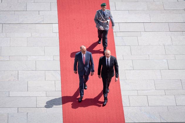 Präsident, Aserbaidschan, Ilham Alijew, Friedrich Merz, Bundeskanzler Berlin, Bundeskanzleramt, Militärische Ehren, Präsident, Aserbaidschan, Ilham Alijew, Friedrich Merz, Bundeskanzler Berlin Berlin GER *** President of Azerbaijan, Ilham Aliyev, Friedrich Merz, Federal Chancellor, Berlin, Federal Chancellery, Military Honors, President of Azerbaijan, Ilham Aliyev, Friedrich Merz, Federal Chancellor, Berlin, Berlin, GER