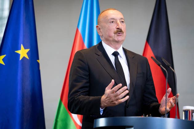 Präsident, Aserbaidschan, Ilham Alijew Berlin, Bundeskanzleramt, Pressekonferenz, Präsident, Aserbaidschan, Ilham Alijew Berlin Berlin GER *** President of Azerbaijan, Ilham Aliyev; Berlin; Federal Chancellery; press conference; President of Azerbaijan, Ilham Aliyev; Berlin; Berlin, GER