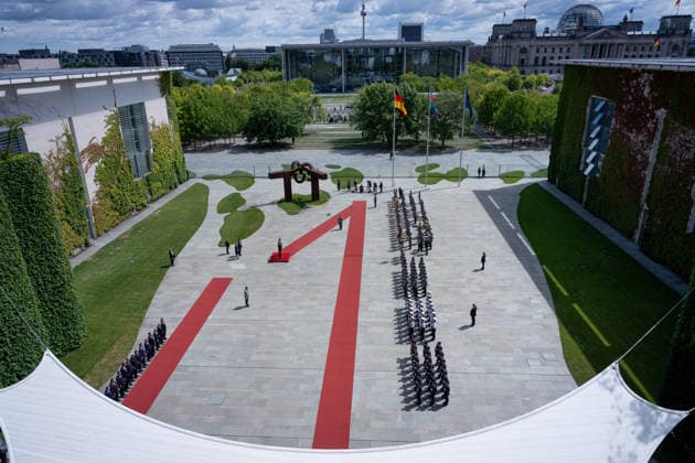 Präsident, Aserbaidschan, Ilham Alijew, Friedrich Merz, Bundeskanzler Berlin, Bundeskanzleramt, Militärische Ehren, Präsident, Aserbaidschan, Ilham Alijew, Friedrich Merz, Bundeskanzler Berlin Berlin GER *** President of Azerbaijan, Ilham Aliyev, Friedrich Merz, Federal Chancellor, Berlin, Federal Chancellery, Military Honors, President of Azerbaijan, Ilham Aliyev, Friedrich Merz, Federal Chancellor, Berlin, Berlin, GER