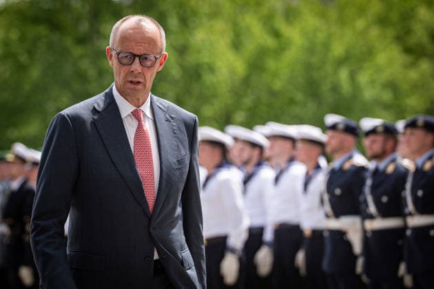 Berlin, Friedrich Merz trifft Ilham Alijew im Bundeskanzleramt Bundeskanzler Friedrich Merz (CDU) trifft Präsidenten der Republik Aserbaidschan Ilham Alijew am 21.07.2026 im Bundeskanzleramt in Berlin. Im Bild: Bundeskanzler Friedrich Merz (CDU) vor der Ankunft des Gastes. Berlin Bundeskanzleramt Berlin Deutschland *** Berlin, Friedrich Merz Meets Ilham Aliyev at the Federal Chancellery Federal Chancellor Friedrich Merz (CDU) meets with Ilham Aliyev, President of the Republic of Azerbaijan, on July 21, 2026, at the Federal Chancellery in Berlin. Pictured: Federal Chancellor Friedrich Merz (CDU) before the guest’s arrival. Berlin, Federal Chancellor’sBerlin, Germany
