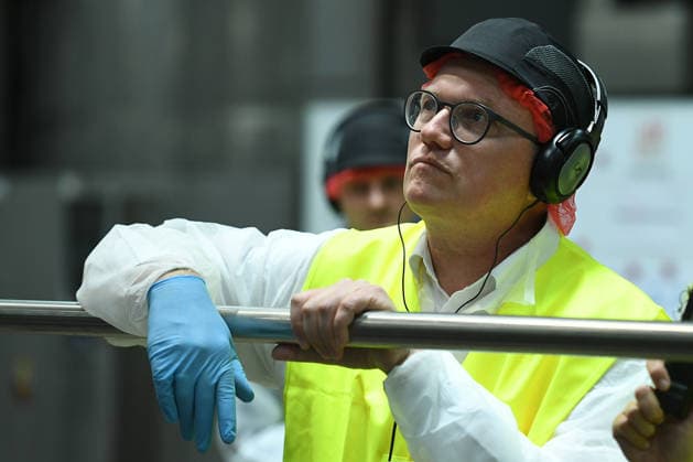 Jochen Ott auf NRW, jetzt erst gerecht! - Tour am 21.07.2026 im Coca-Cola Werk in Mönchengladbach Jochen Ott, Spitzenkandidat der NRWSPD, besichtigt am 21.07.2026 das Coca-Cola Werk in Mönchengladbach. *** Jochen Ott on the NRW, Now Is the Time for Justice Tour on July 21, 2026, at the Coca-Cola plant in Mönchengladbach. Jochen Ott, the lead candidate for the NRW SPD, will tour the Coca-Cola plant in Mönchengladbach on July 21, 2026. xRx