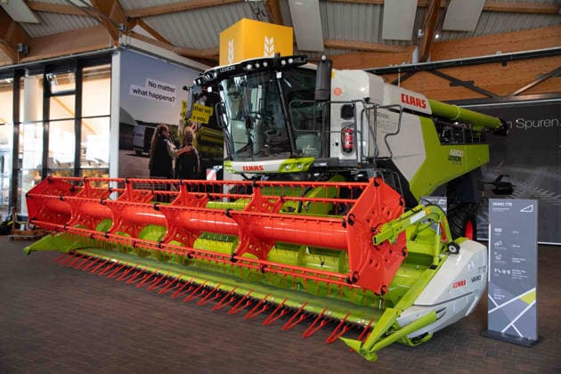 Silke GORISSEN, Gorißen, CDU, Ministerin fuer Landwirtschaft und Verbraucherschutz des Landes Nordrhein-Westfalen, besucht den Landmaschinenhersteller Claas im Rahmen der Tour ,,Starke Zukunft in NRW: KI in Landwirtschaft und Wald,,, Harsewinkel, 21.07.2026 *** Silke GORISSEN, Gorißen, CDU, Minister of Agriculture and Consumer Protection for the State of North Rhine-Westphalia, visits the agricultural machinery manufacturer Claas as part of the tour A Strong Future in North Rhine-Westphalia: AI in Agriculture and Forestry, Harsewinkel, July 21, 2026