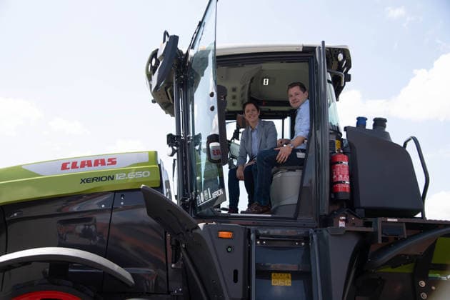Silke GORISSEN, Gorißen, CDU, Ministerin fuer Landwirtschaft und Verbraucherschutz des Landes Nordrhein-Westfalen, besucht den Landmaschinenhersteller Claas im Rahmen der Tour ,,Starke Zukunft in NRW: KI in Landwirtschaft und Wald,,, Harsewinkel, 21.07.2026 *** Silke GORISSEN, Gorißen, CDU, Minister of Agriculture and Consumer Protection for the State of North Rhine-Westphalia, visits the agricultural machinery manufacturer Claas as part of the tour A Strong Future in North Rhine-Westphalia: AI in Agriculture and Forestry, Harsewinkel, July 21, 2026