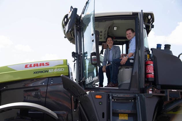 Silke GORISSEN, Gorißen, CDU, Ministerin fuer Landwirtschaft und Verbraucherschutz des Landes Nordrhein-Westfalen, besucht den Landmaschinenhersteller Claas im Rahmen der Tour ,,Starke Zukunft in NRW: KI in Landwirtschaft und Wald,,, Harsewinkel, 21.07.2026 *** Silke GORISSEN, Gorißen, CDU, Minister of Agriculture and Consumer Protection for the State of North Rhine-Westphalia, visits the agricultural machinery manufacturer Claas as part of the tour A Strong Future in North Rhine-Westphalia: AI in Agriculture and Forestry, Harsewinkel, July 21, 2026