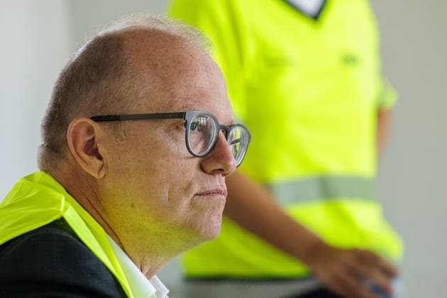 21.07.2026. Mönchengladbach. NRW-SPD-Spitzenkandidat Jochen Ott besucht das Coca-Cola Werk in Mönchengladbach. Bei einem Rundgang informiert er sich über den Standort und die aktuellen Herausforderungen in der Branche. Mönchengladbach Coca Cola Werk Nordrhein-Westfalen Deutschland *** July 21, 2026, Mönchengladbach, North Rhine-Westphalia: SPD lead candidate Jochen Ott visits the Coca-Cola plant in Mönchengladbach. During a tour, he learns about the facility and the current challenges facing the industry. Mönchengladbach Coca-Cola Plant, North Rhine-Westphalia, Germany